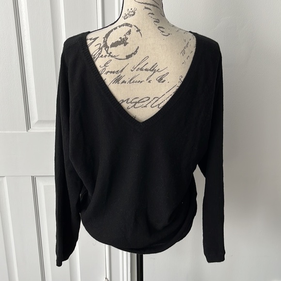 Vince V Back Cashmere Sweater - Picture 2 of 5